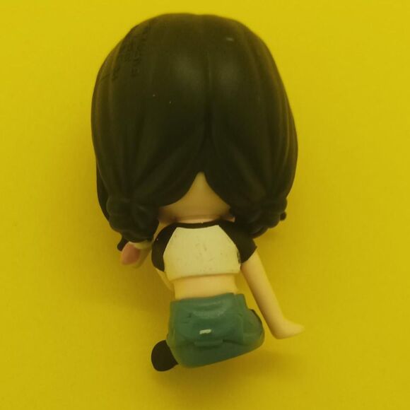 LE SSERAFIM ANTIFRAGILE FIGURINE - Picture 5 of 5